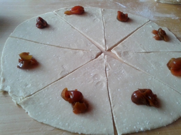 Rožky z tvarohového cesta plnené slivkami (fotorecept) - obrázok 3