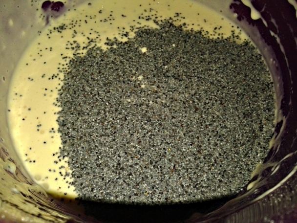 Makové palacinky s tvarohom a čučoriedkami (fotorecept) - obrázok 1