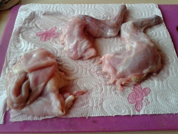 Králičie beháky na póre a bielom víne (fotorecept) - obrázok 1