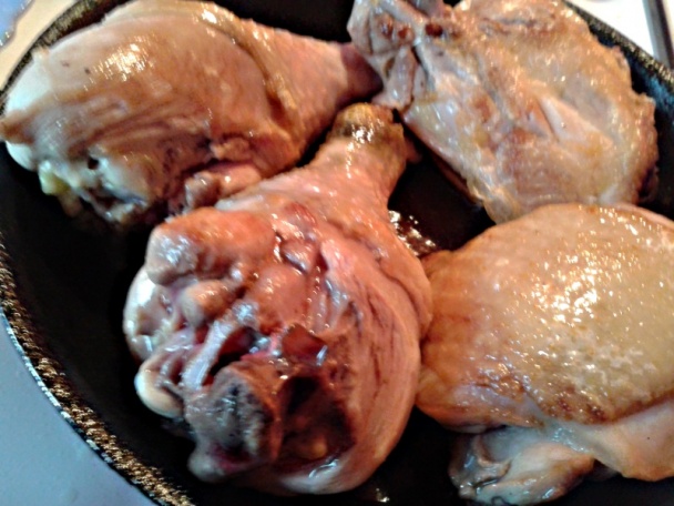 Farmárske kuracie stehná s hríbami na smotane a mrkvovými nokerlami (fotorecept) - obrázok 3