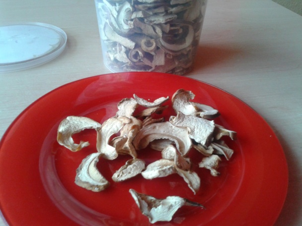 Farmárske kuracie stehná s hríbami na smotane a mrkvovými nokerlami (fotorecept) - obrázok 7