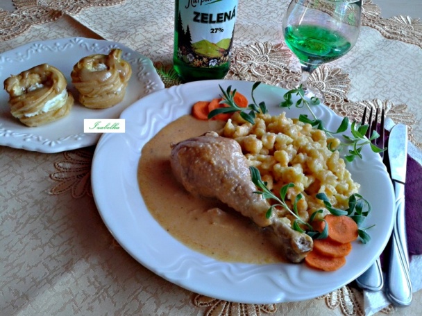 Farmárske kuracie stehná s hríbami na smotane a mrkvovými nokerlami (fotorecept) - obrázok 13