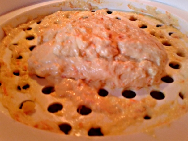 Farmárske kuracie stehná s hríbami na smotane a mrkvovými nokerlami (fotorecept) - obrázok 11