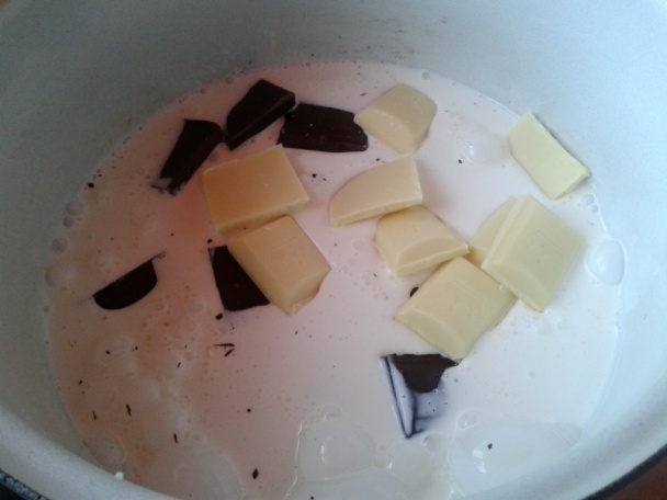 Kakaové rezy s krupicovým krémom a Fernetom (fotorecept) - obrázok 13