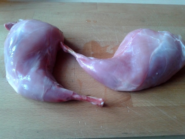 Králičie stehná plnené slivkami (fotorecept) - obrázok 1