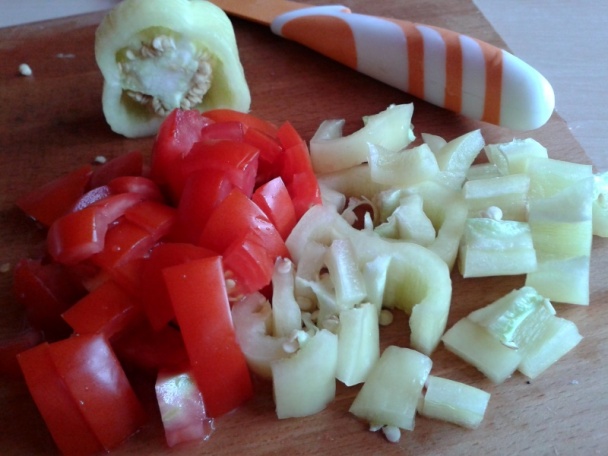 Hovädzie kocky na smotane s klobásou a fazuľkami (fotorecept) - obrázok 4