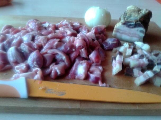 Eszterházy kuracie žalúdky so zelenými nokerlami (fotorecept) - obrázok 1
