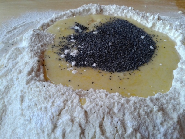 Medovo-makové rezy s citrónovým krémom (fotorecept) - obrázok 2