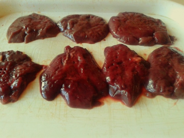 Medailóniky z bravčovej pečienky v orechovej kruste s kuskusom (fotorecept) - obrázok 1