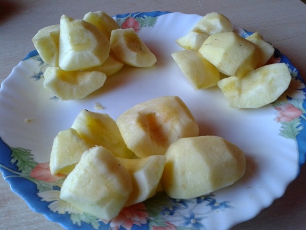 Jablková piškóta s hroznovým lekvárom (fotorecept) - obrázok 1