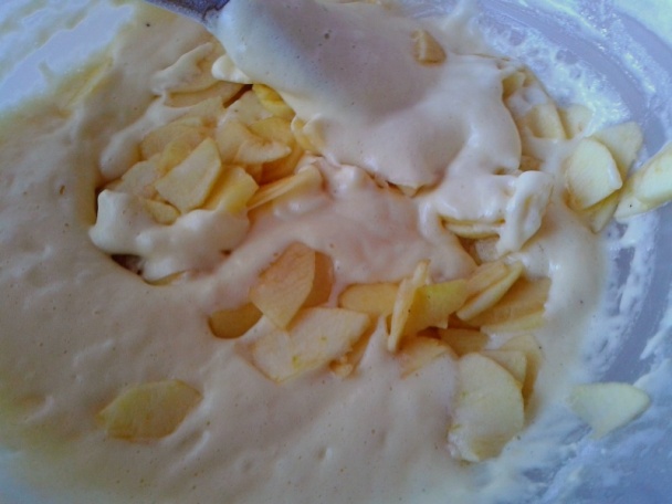 Jablková piškóta s hroznovým lekvárom (fotorecept) - obrázok 4