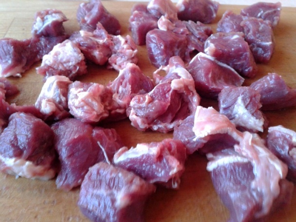 Hovädzie kocky v hlávkovej kapuste (fotorecept) - obrázok 2