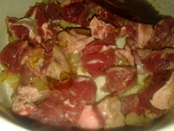 Hovädzie kocky v hlávkovej kapuste (fotorecept) - obrázok 4