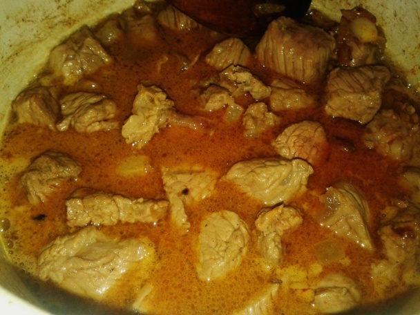 Hovädzie kocky v hlávkovej kapuste (fotorecept) - obrázok 6