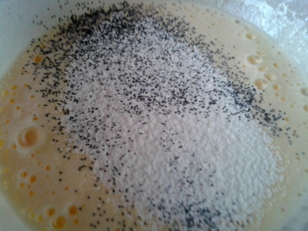 Makovo-tvarohové rezy s paradajkovým lekvárom (fotorecept) - obrázok 2