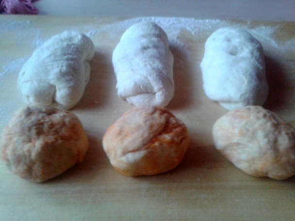 Hovädzie kocky na ružovom víne s farebnou knedľou (fotorecept) - obrázok 11