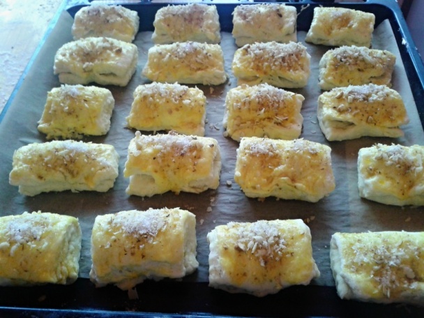 Kysnuté sadlové šatôčky s vanilkou a orechovým posypom (fotorecept) - obrázok 15