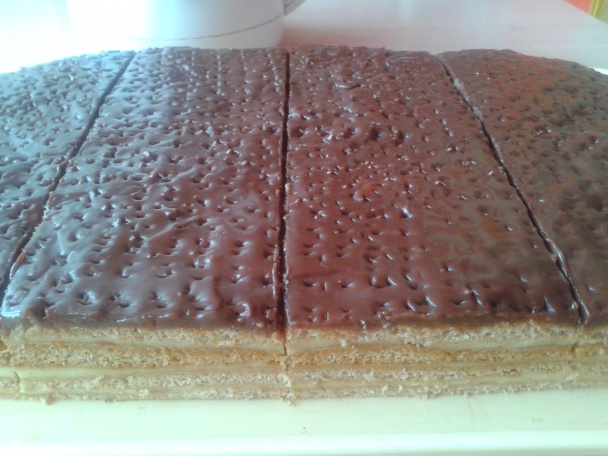 Medovníkové rezy s vínovým krémom (fotorecept) - obrázok 15