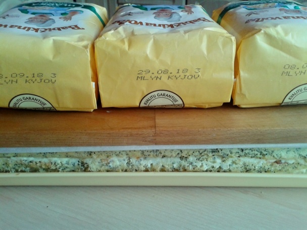 Makové rezy s vanilkovo-čokoládovým krémom (fotorecept) - obrázok 13