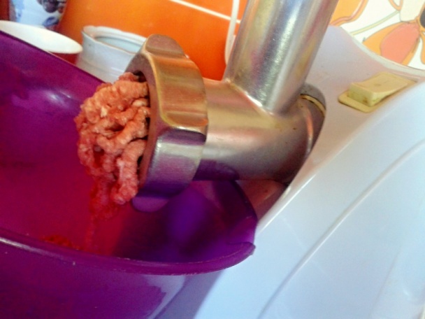 Bravčovo-hovädzie fašírky s paradajkovou omáčkou (fotorecept) - obrázok 2