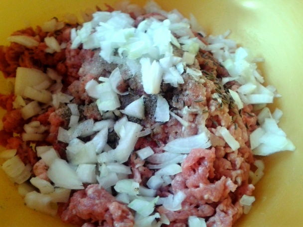 Bravčovo-hovädzie fašírky s paradajkovou omáčkou (fotorecept) - obrázok 3