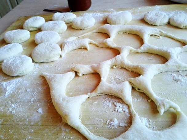 Parené buchty plnené lekvárom, sypané makom so šľahačkou (fotorecept) - obrázok 5