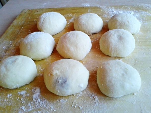 Parené buchty plnené lekvárom, sypané makom so šľahačkou (fotorecept) - obrázok 7