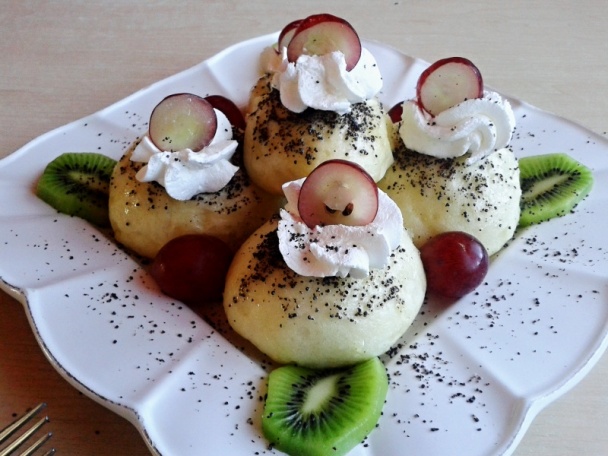 Parené buchty plnené lekvárom, sypané makom so šľahačkou (fotorecept) - obrázok 11