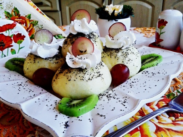 Parené buchty plnené lekvárom, sypané makom so šľahačkou (fotorecept) - obrázok 12