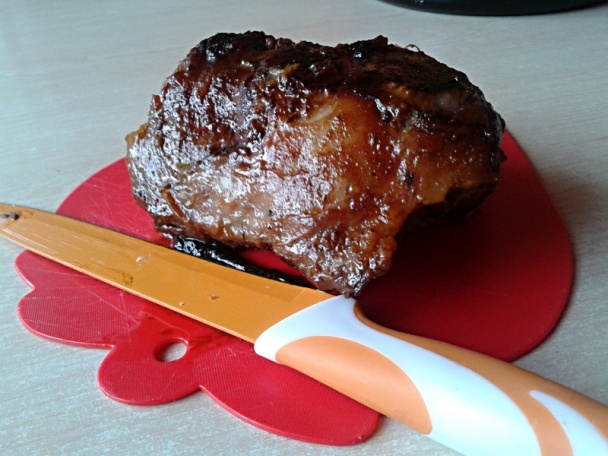 V celosti pečené baranie stehno s medvedím cesnakom a červeným vínom (fotorecept) - obrázok 8
