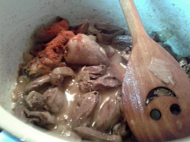 Morčacie srdiečka na červenej fazuli s kukuricou v paradajkovej omáčke (fotorecept) - obrázok 5