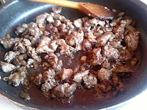 Hovädzia roštenka na Radleri a dubákoch s pečeňovou plnkou v bábovkovej forme (fotorecept) - obrázok 10