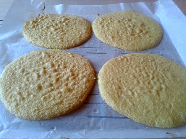 Jahodové piškótové omeletky (fotorecept) - obrázok 5