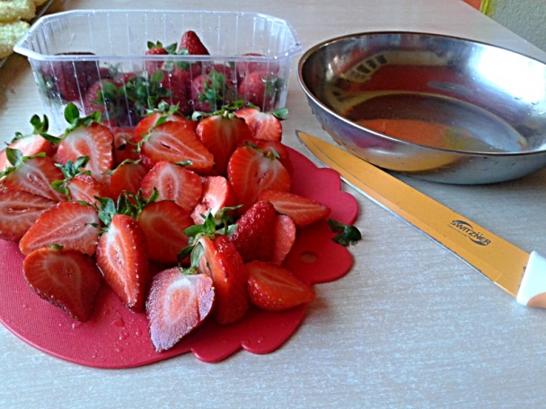 Jahodové piškótové omeletky (fotorecept) - obrázok 10