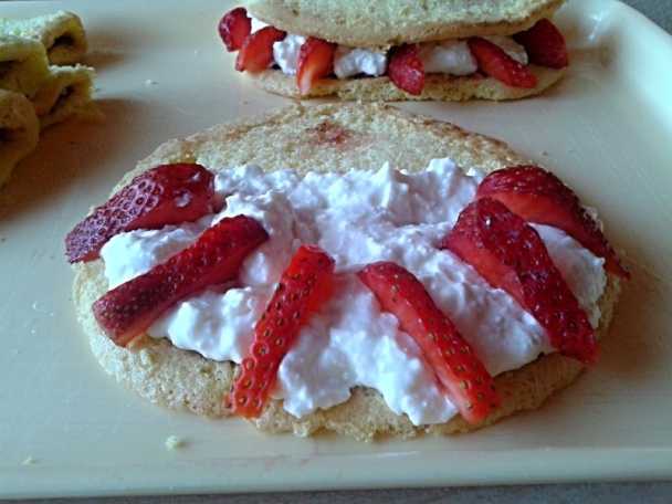 Jahodové piškótové omeletky (fotorecept) - obrázok 14