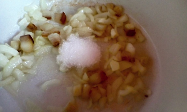 Kapustový prívarok zo sudovej kapusty s údenou krkovičkou a kôprom (fotorecept) - obrázok 2