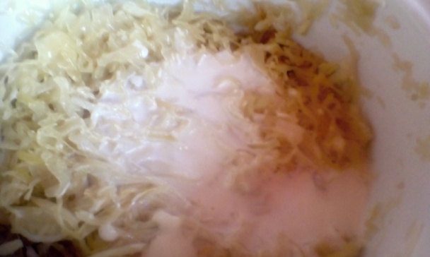 Kapustový prívarok zo sudovej kapusty s údenou krkovičkou a kôprom (fotorecept) - obrázok 5