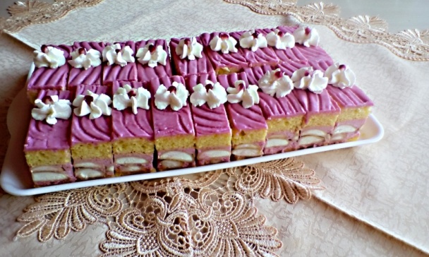 Jahodové rezy s piškótami (fotorecept) - obrázok 12