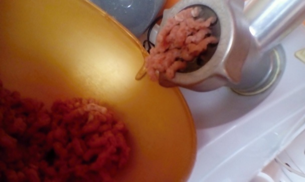 Guľkový perkelt so saturejkou (fotorecept) - obrázok 1