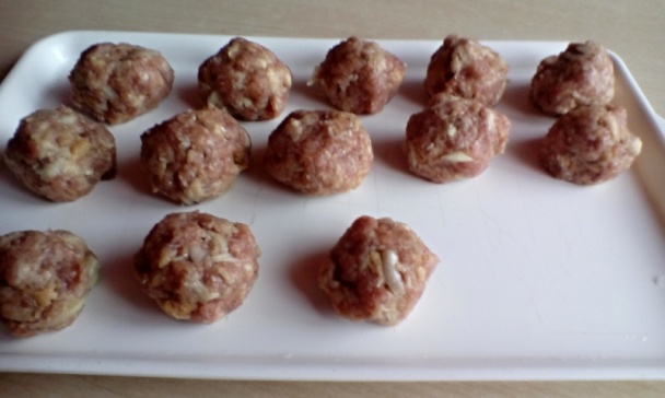 Guľkový perkelt so saturejkou (fotorecept) - obrázok 2