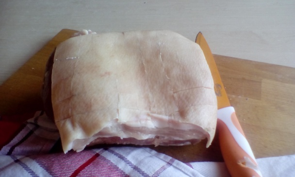 Pečený bravčový bôčik s uhorkovou omáčkou (fotorecept) - obrázok 2