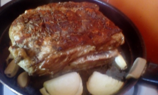 Pečený bravčový bôčik s uhorkovou omáčkou (fotorecept) - obrázok 3