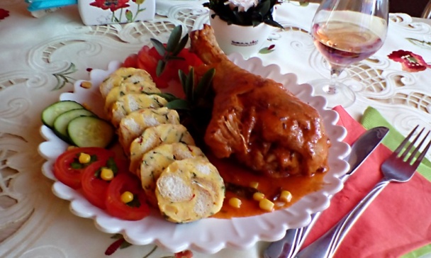 Morčacie stehno na víne so žemľovou knedľou s kukuricou (fotorecept) - obrázok 11