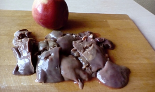 Kačacia pečeň s jablkami na červenom víne s karamelom (fotorecept) - obrázok 1