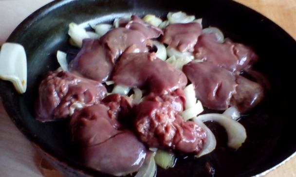 Kačacia pečeň s jablkami na červenom víne s karamelom (fotorecept) - obrázok 3
