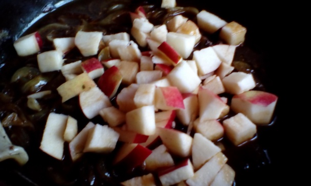 Kačacia pečeň s jablkami na červenom víne s karamelom (fotorecept) - obrázok 5