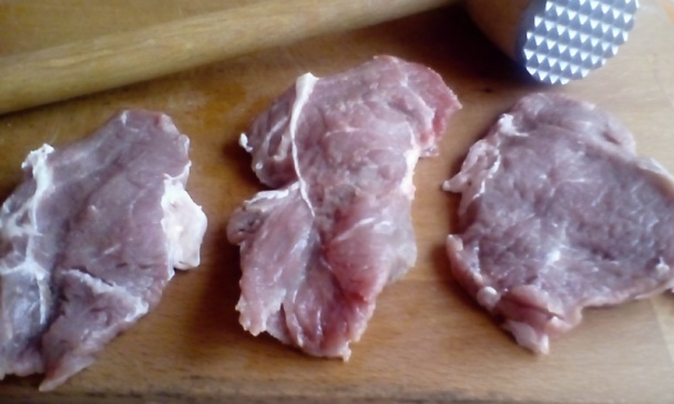 Hovädzí plátok na póre a horčici s hrnčekovou knedľou (fotorecept) - obrázok 1