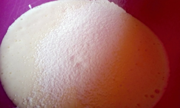 Novoročná kivi roláda s marhuľovým a jahodovým lekvárom (fotorecept) - obrázok 2