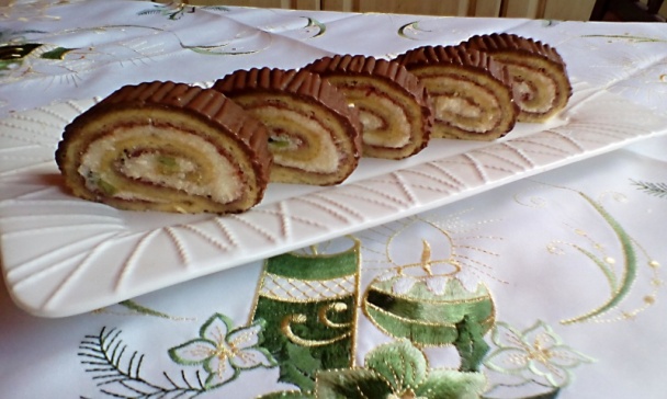 Novoročná kivi roláda s marhuľovým a jahodovým lekvárom (fotorecept) - obrázok 12