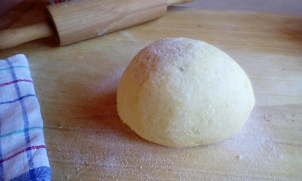 Bryndzové pirohy so slaninou a s cibuľkou (fotorecept) - obrázok 4